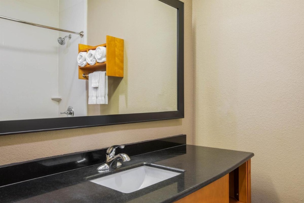 La Quinta Inn & Suites by Wyndham West Little Rock Image 10
